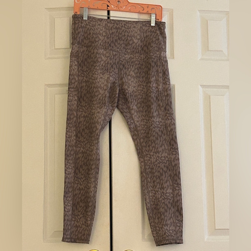 LegEnd Activewear Womens XL Leggings High Waisted Polyester Spandex Animal Print